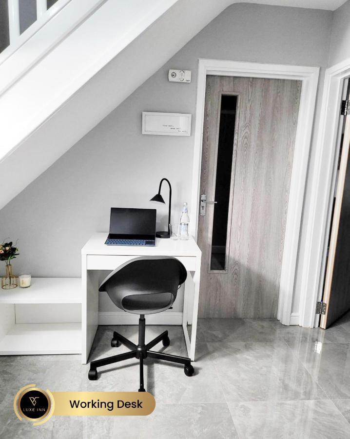 Nr Birmingham City Centre, 5 Bed, Luxe Inn מראה חיצוני תמונה